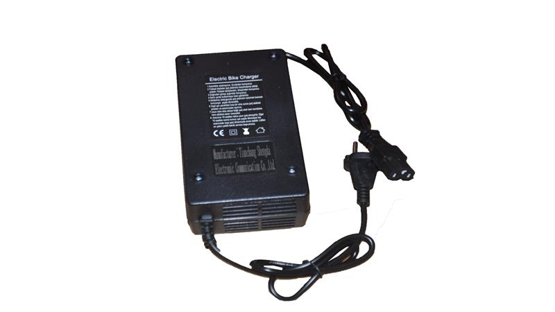 ŞARJ CİHAZI (MASTER PIKAP)